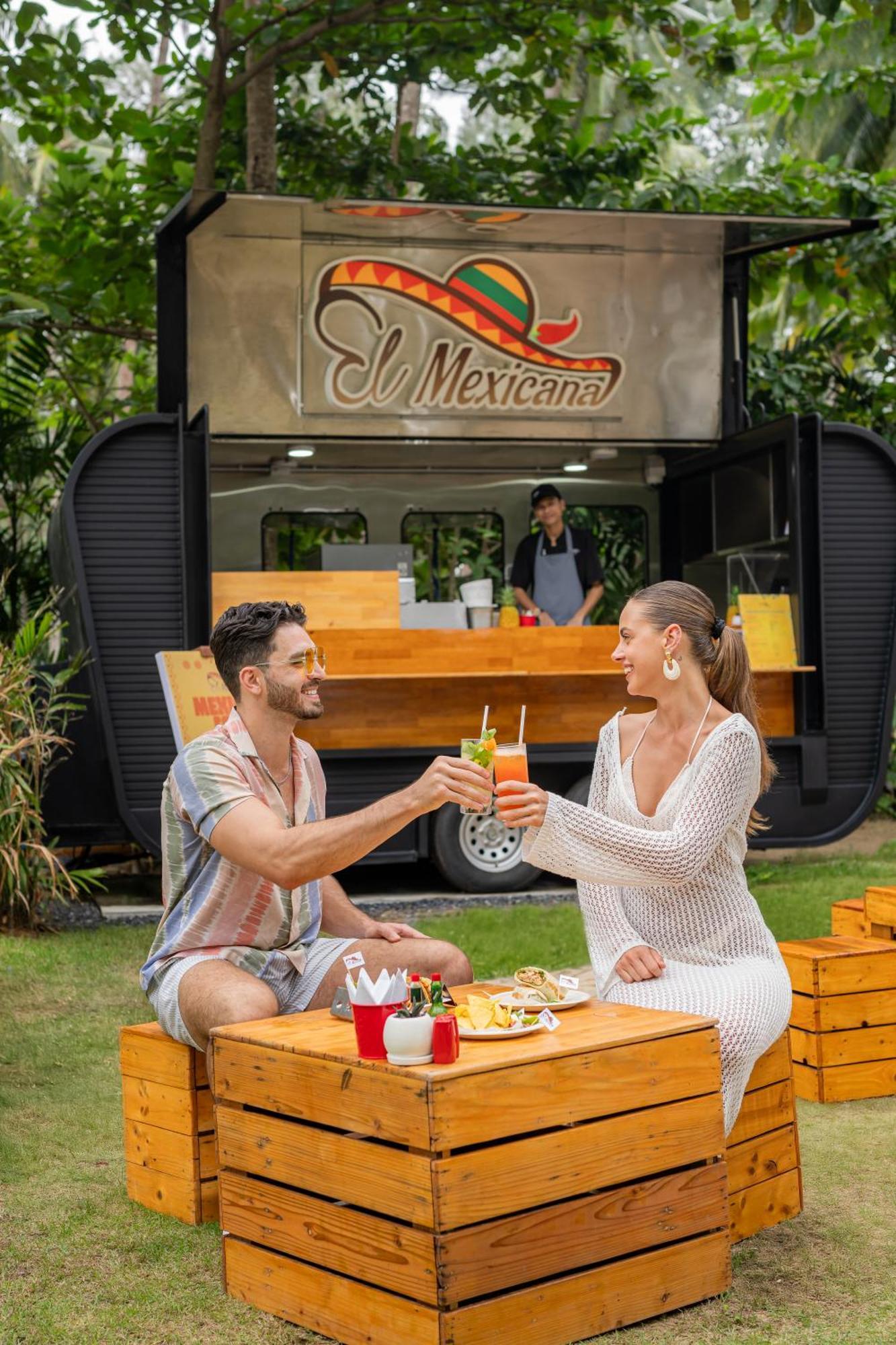 Avani Plus Khao Lak Resort Kültér fotó